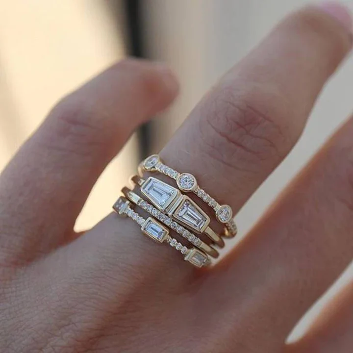 Exclusive Vintage Gold & Zircon Ring